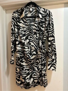 H&M Black and White Zebra Print Mini Wrap Dress